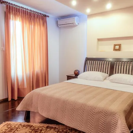 Alexandros Suite-3